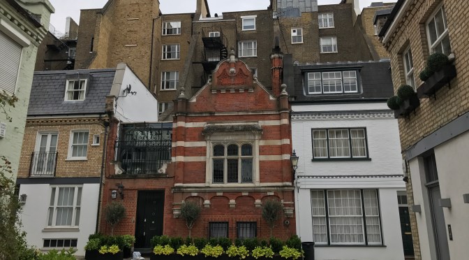 Days 12-16: A-Mews Yourself with Bathing in Bath